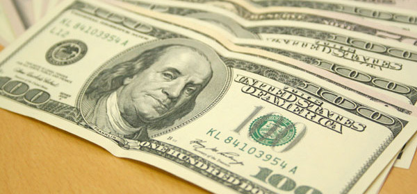 Alta do dólar não inibe gastos no exterior