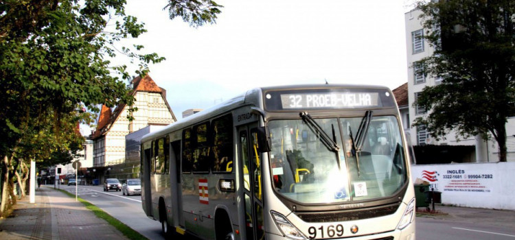 Falta de combustíveis pode alterar o transporte coletivo em Blumenau