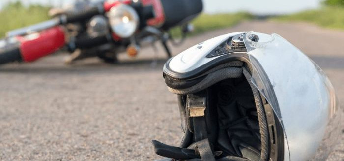 Perseguição termina com adolescentes apreendidos em moto furtada