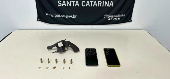 Polícia Militar prende homem após denúncias de tiros na Velha Grande