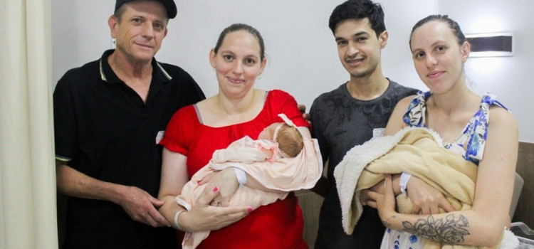 Irmãs dão à luz no mesmo dia e no mesmo hospital em Blumenau