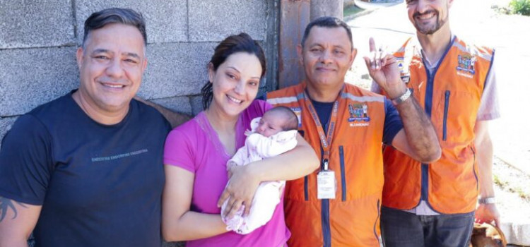 Defesa Civil salva bebê na Itoupavazinha