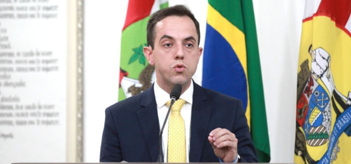 Flavinho afirma que rejeição de Messias ao STF protege as instituições