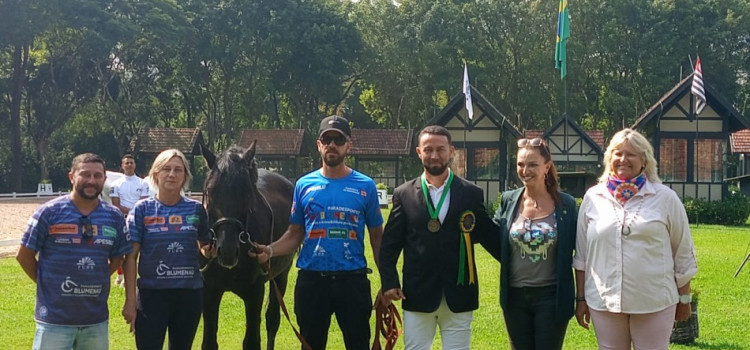 Paratletas conquistam ouro no Hipismo Internacional em SP