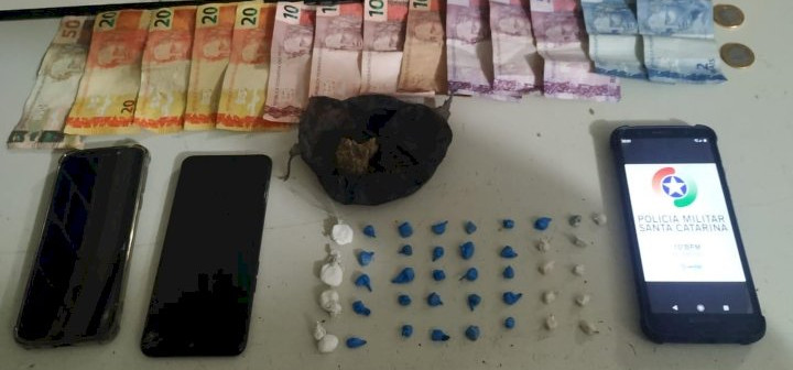 Cinco pessoas são detidas por tráfico de drogas em Blumenau