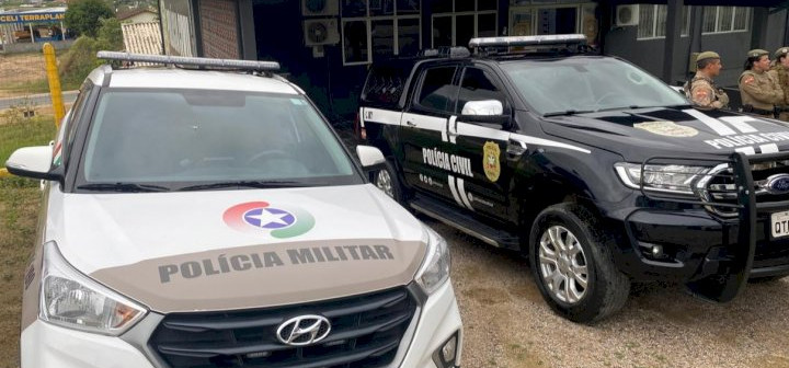 Em Armazém, polícia prende homem foragido por homicídio