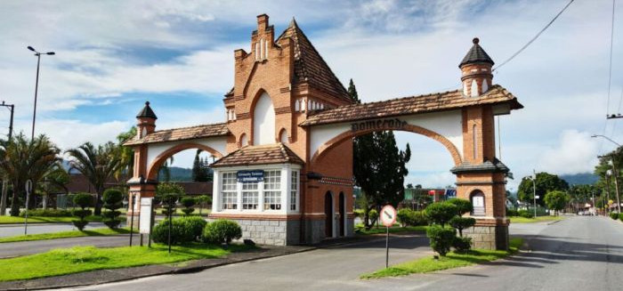 Bate e volta a Pomerode saindo de Blumenau ou BC