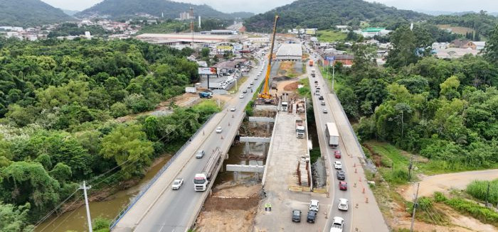 Duplicação da BR-470 chega a 62 km concluídos e tem previsão para entrega total