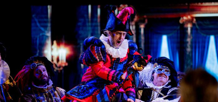 Ópera Rigoletto traz elenco estelar ao Teatro Carlos Gomes com sessões gratuitas