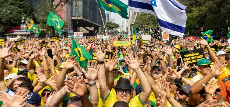 Qual foi o tamanho do público no ato de Bolsonaro na Paulista?