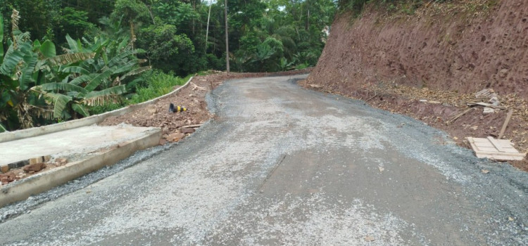 Morro do Frohsinn fica interditado para pavimentação