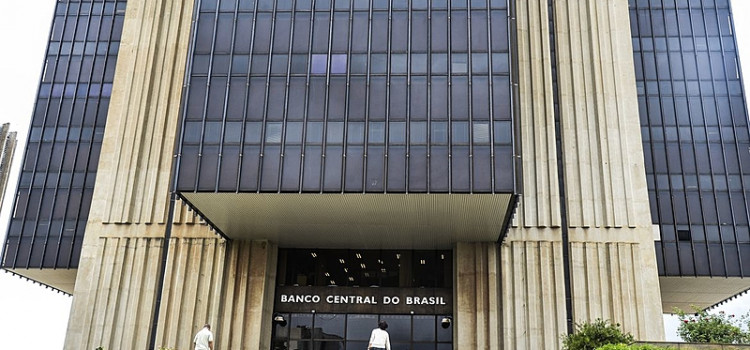 Banco Central eleva taxa de juros para 7,75% ao ano