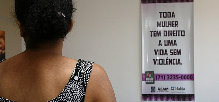 Senado aprova novas leis para diminuir violência contra mulheres