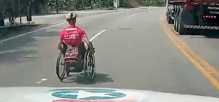 Cadeirante é flagrado descendo serra de forma irregular