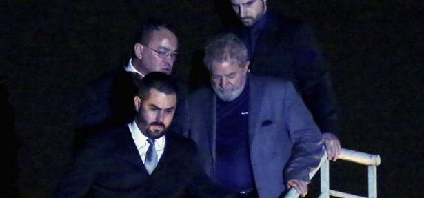 Lula preso: como reage o partido, os movimentos e autoridades?