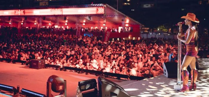 Ana Castela e Zé Felipe atraem multidão histórica em Balneário Camboriú