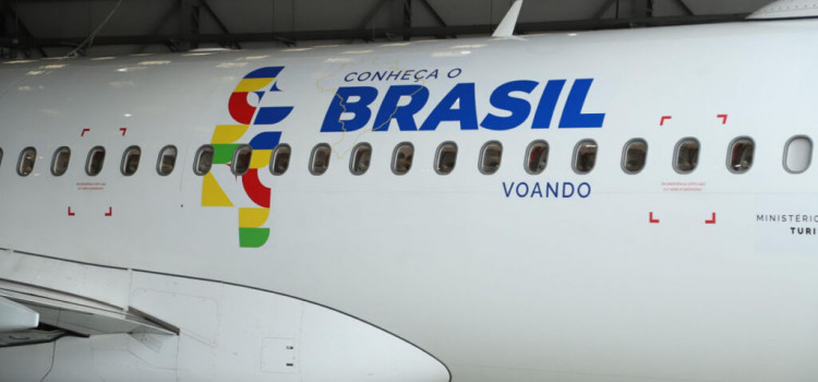 Latam apresenta aeronave temática da iniciativa 'Conheça o Brasil Voando'