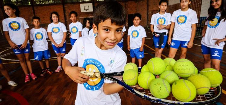 Fundação Tênis faz ponte entre esporte e mercado de trabalho