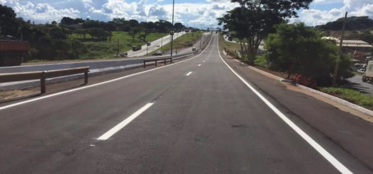 Ponte da Rua Reinhold Kruger em manutenção