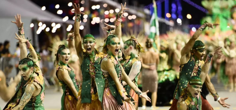 SC no topo: cidades desbancam capitais no carnaval