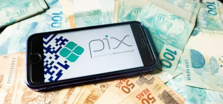 Pix terá limite de R$ 200 por transferência em celulares sem cadastro