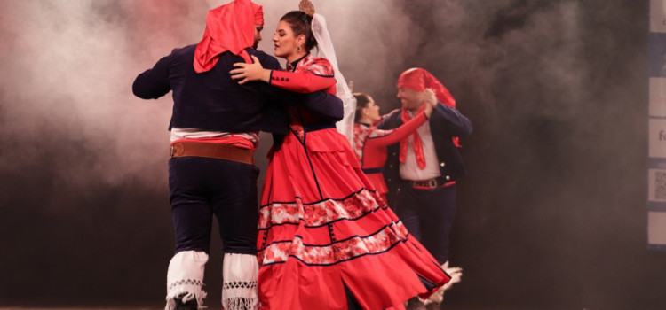 Festival Nacional de Danças Folclóricas junta 8 mil pessoas