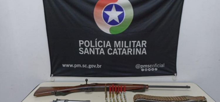 Homens são presos tentando vender armas ilegais