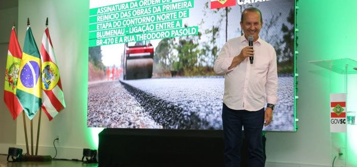 Jorginho Mello assina ordem para retomar obras da SC-108 em Blumenau