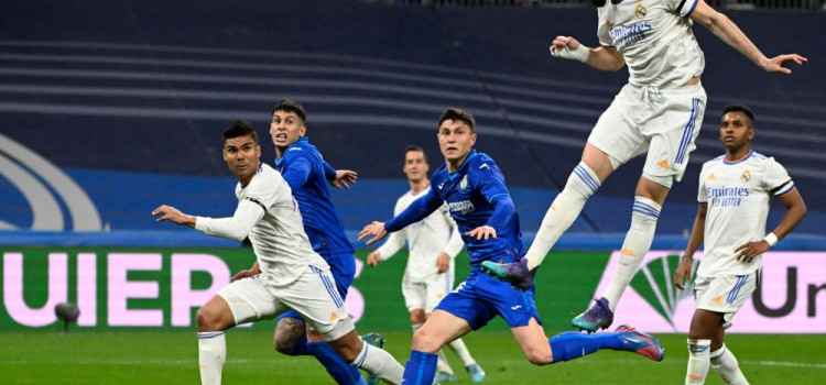 Rivaldo elogia Real Madrid após classificação na Champions