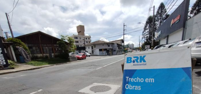 BRK realiza nova ligação de esgoto na rua Floriano Peixoto neste domingo