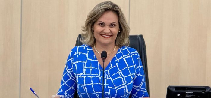 Cristiane Loureiro lança pré-candidatura a deputada federal