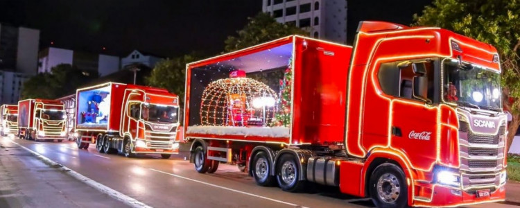 Caravana de Natal da Coca-Cola brilha neste sábado