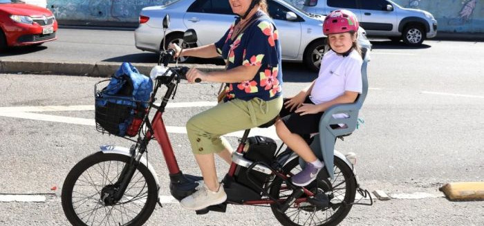 Bikes elétricas: projeto prevê proibição para menores