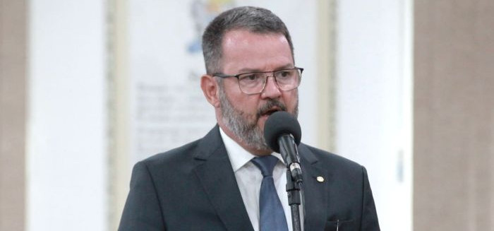 Rodrigo Marchetti assume cadeira na Câmara de Blumenau